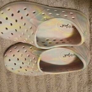 Girls size 9 new without tags